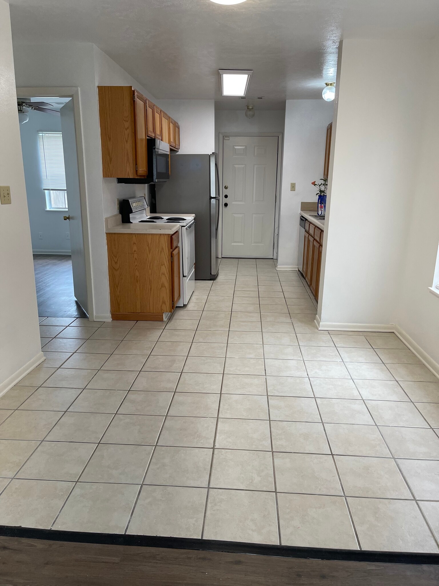 Building Photo - 1205 Vinyard Ct