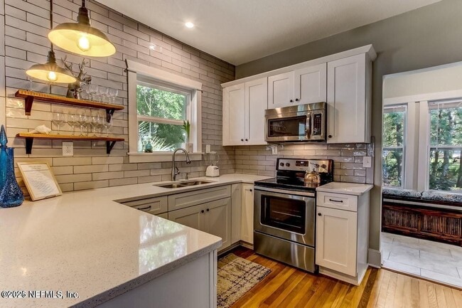 Building Photo - 1117 Cedar St