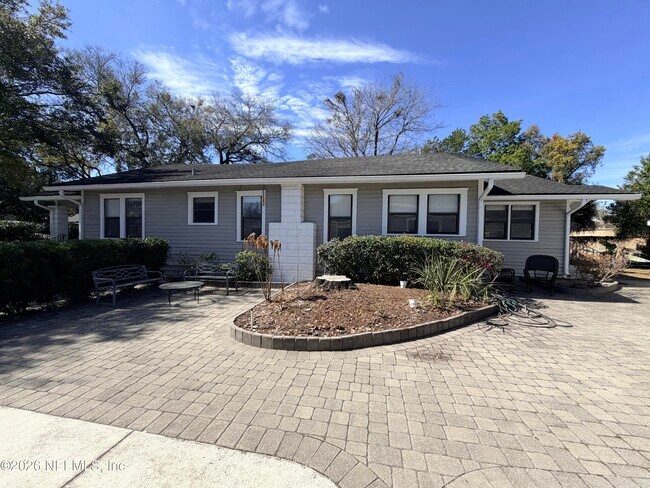 Building Photo - 2333 Gilmore St