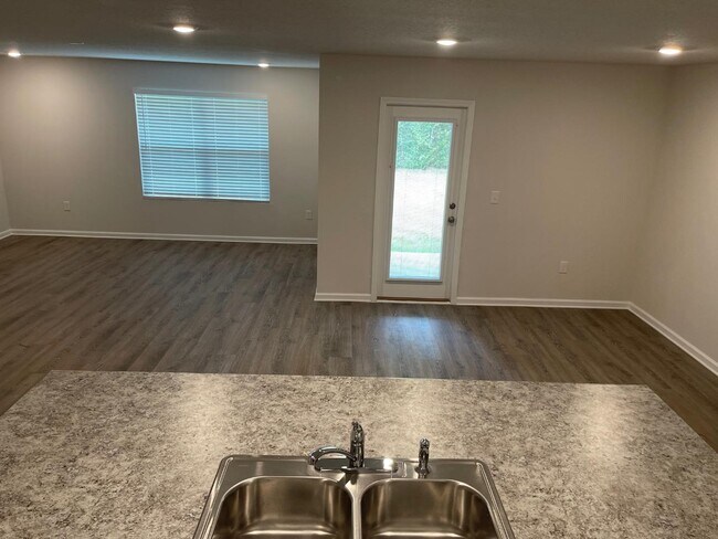 Building Photo - 6461 Slabinski Ln