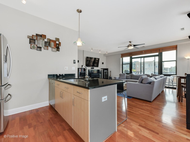 Building Photo - 1260 W Washington Blvd