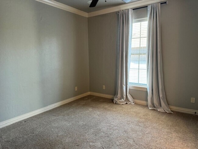 Building Photo - 4/3/2/2 Hallsville ISD Fenced Yard and Pool