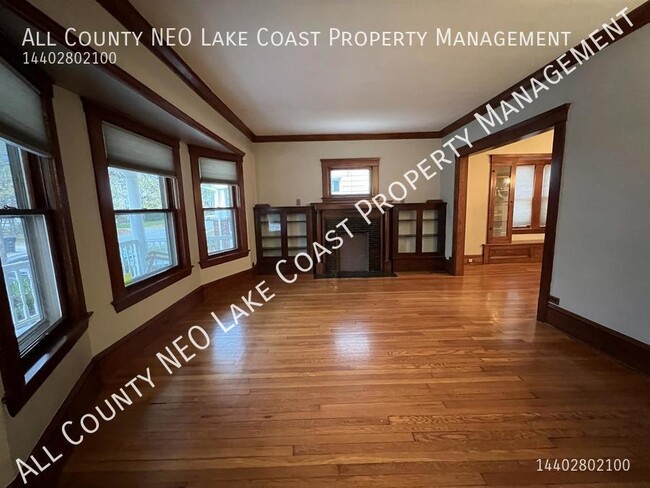 Building Photo - 1250 Lakeland Ave