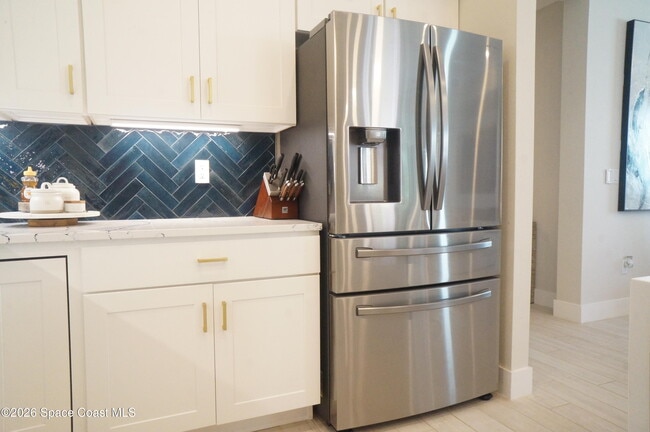 Building Photo - 787 Clearwater Ave