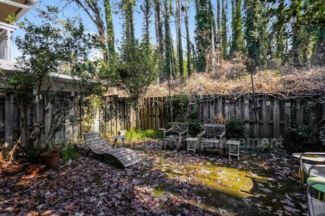 Building Photo - 2654 Stoney Creek Rd SE