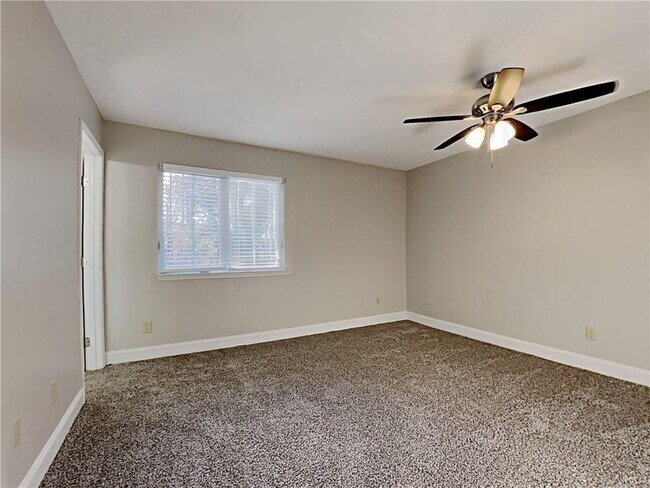 Building Photo - 968 Country Oaks Ct