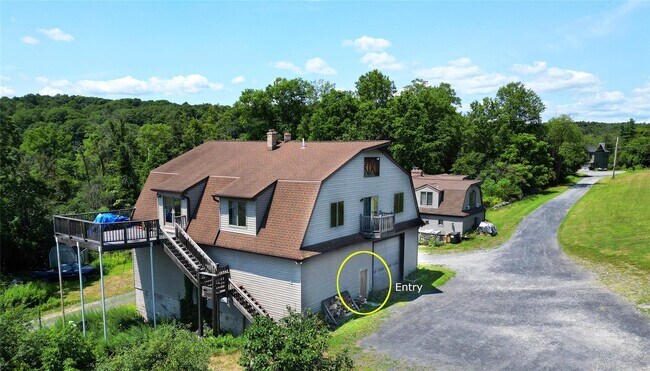 Primary Photo - 16 Forino Ln