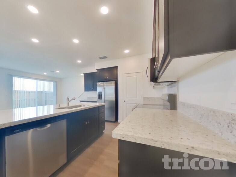 Building Photo - 2058 Delta Vw Ave