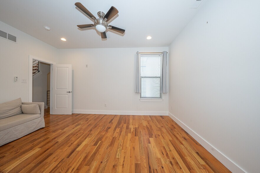 Building Photo - 825 N 20th St