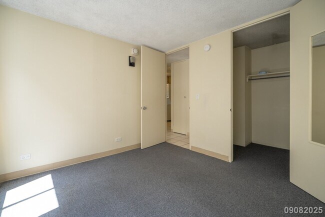 Building Photo - $3,200/mo / 2BR / 1BA • 755 SF • 1 Assigne...