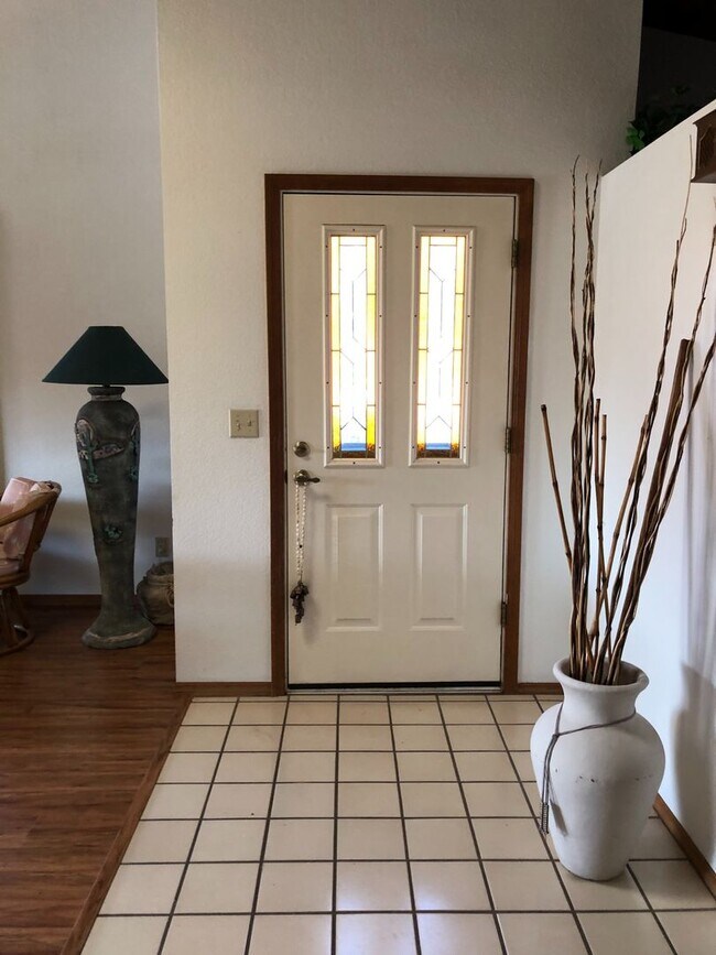 Building Photo - Manor 683 - Seasonal