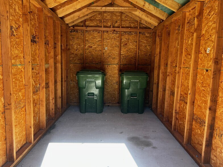 Building Photo - 709 N Collins Fwy