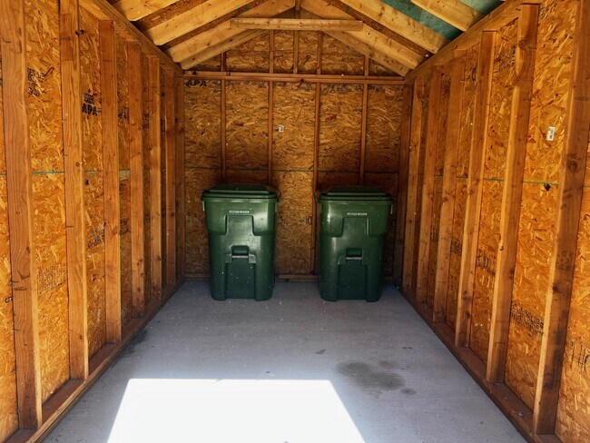 Building Photo - 709 N Collins Fwy