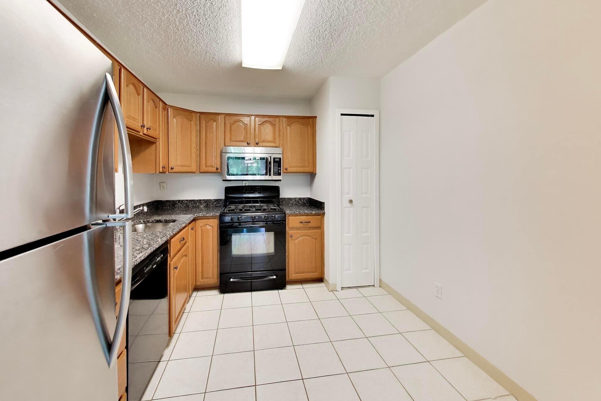 Building Photo - 5225 Pooks Hill Rd
