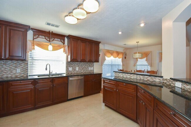 Building Photo - 14814 Cantor Cir