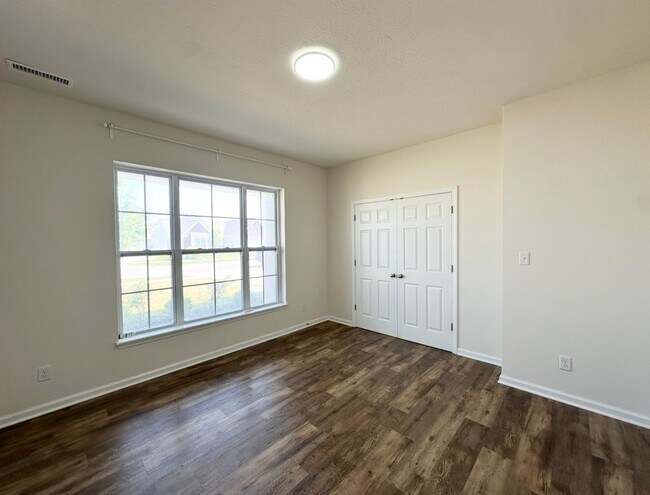 Building Photo - 1327 Sunnybrook Ln