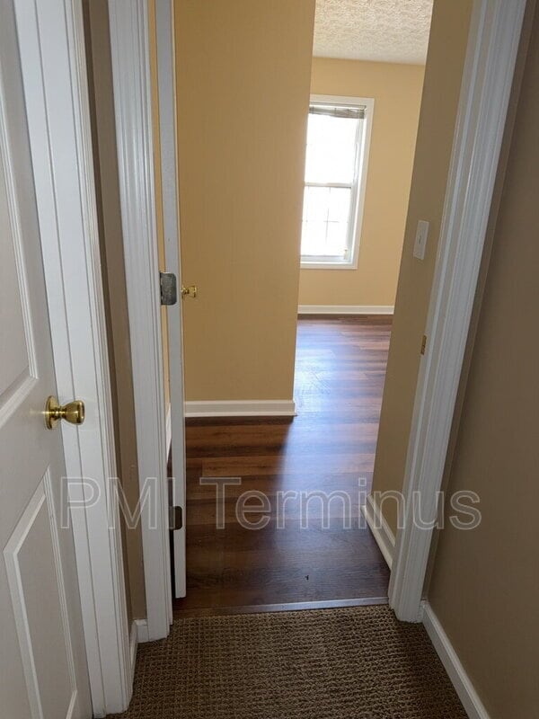 Building Photo - 6122 Farmwood Way SE