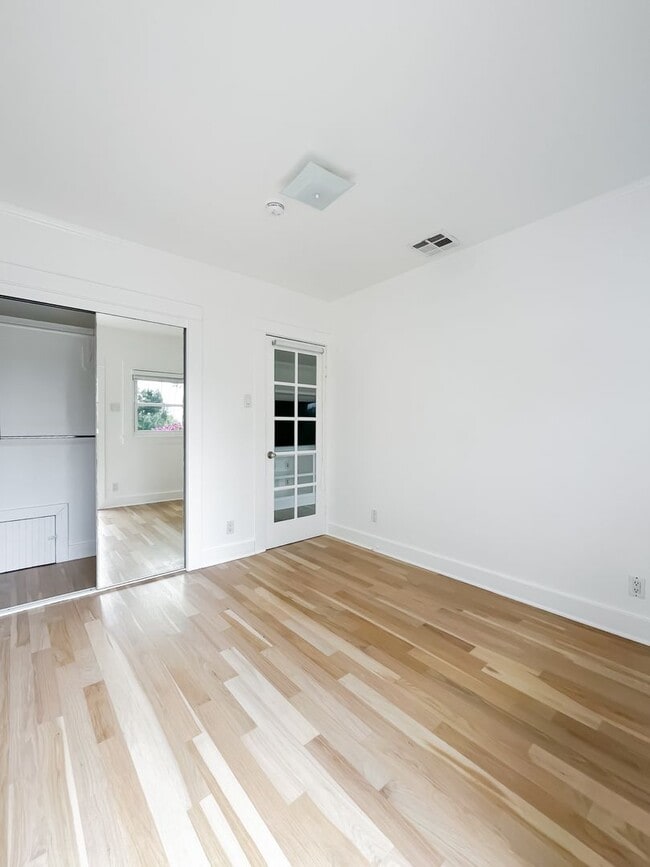 Building Photo - Unbelievable Stand-Alone 2-Bedroom House in Prime West Hollywood Hills