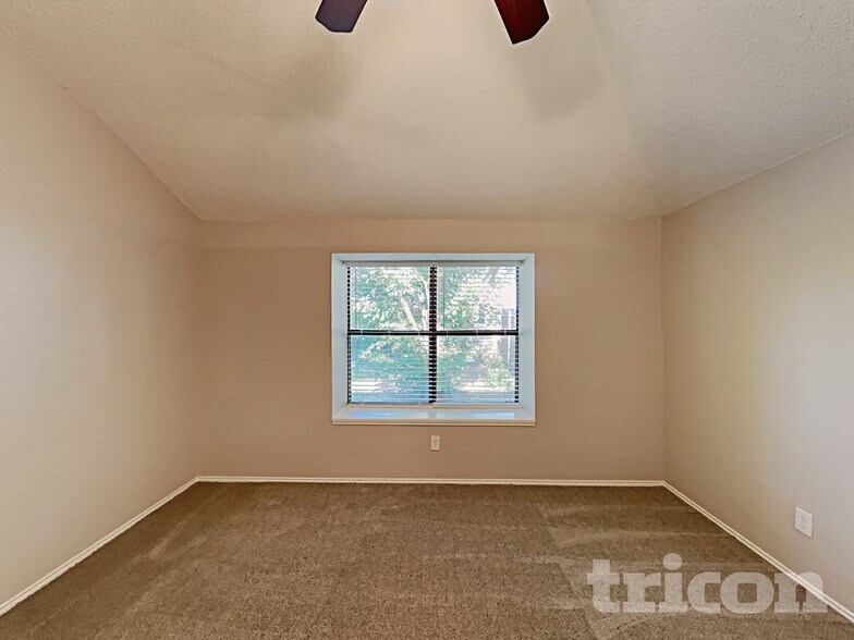 Building Photo - 5412 Boxelder Dr