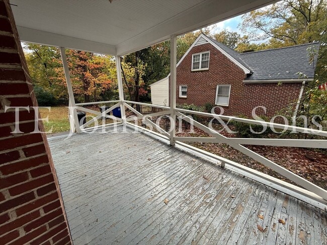 Building Photo - Charming Home with Character and Modern Co...