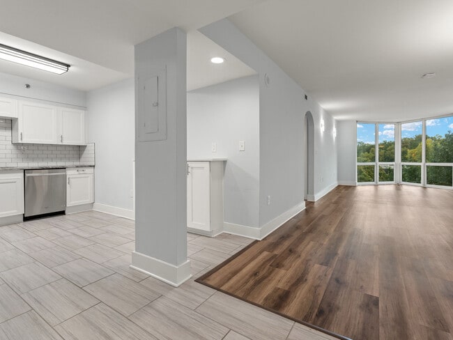 Building Photo - 2870 Pharr Ct S Northwest