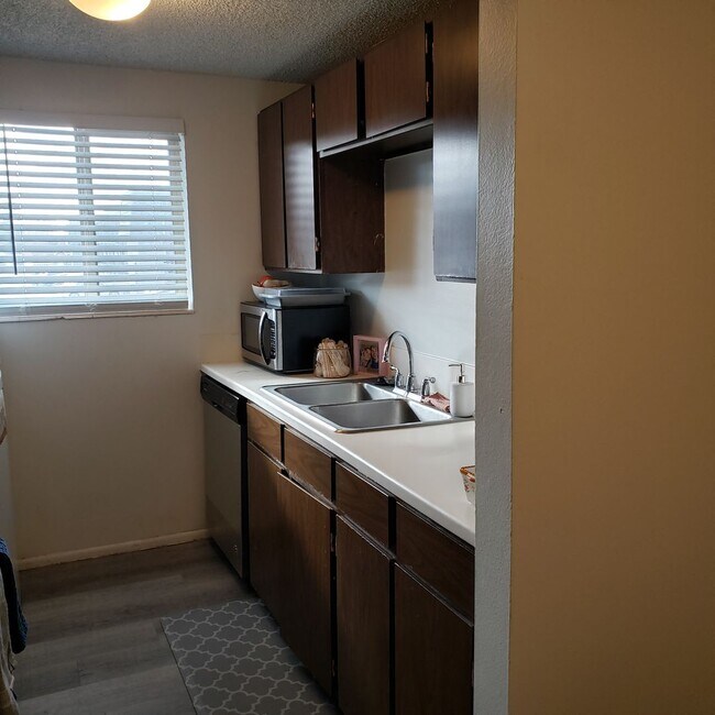 Building Photo - 1B/1B Pet Friendly Apartment South of BYU
