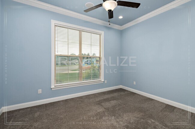 Building Photo - HALF-DEPOSIT SPECIAL! Stunning Luxury Home in Silverhill with Huge Diamond Shaped Backyard!