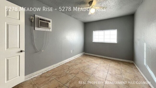 Building Photo - 5278 Meadow Rise St