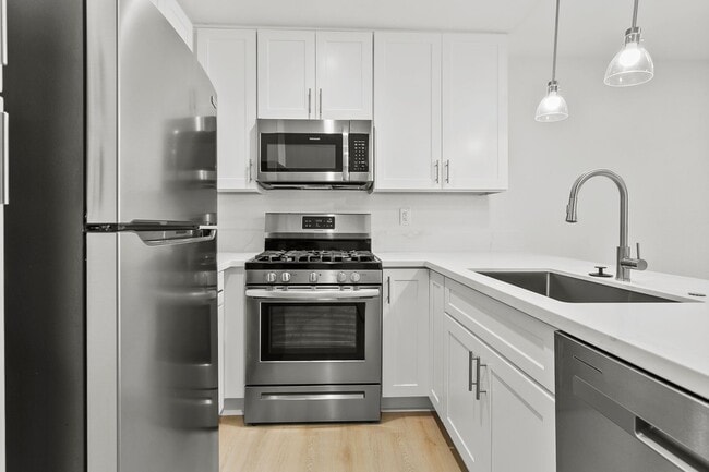 Building Photo - Newly Remodeled 1-Bed Condo in The Spectru...