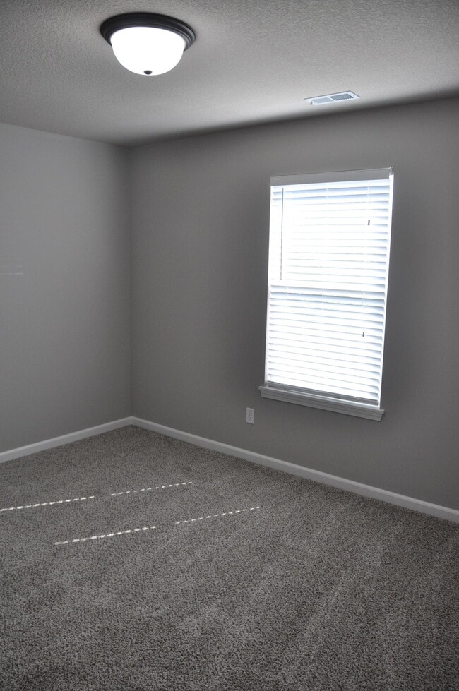 Building Photo - 5727 Abercorn Dr