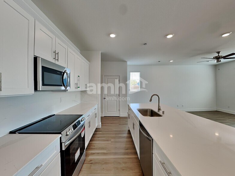 Building Photo - 8055 Braavos Peninsula Ave