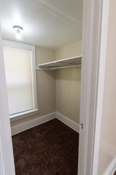 Walk - in closet - 1171 La Croix Ave