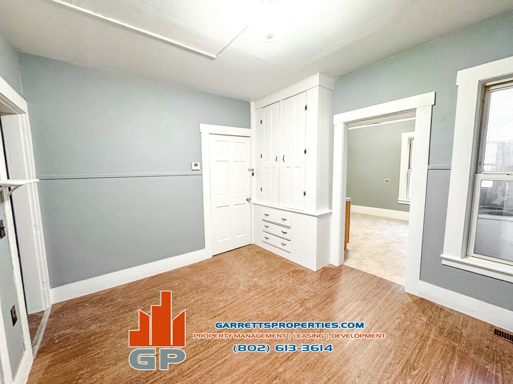 Building Photo - 23 Brook St