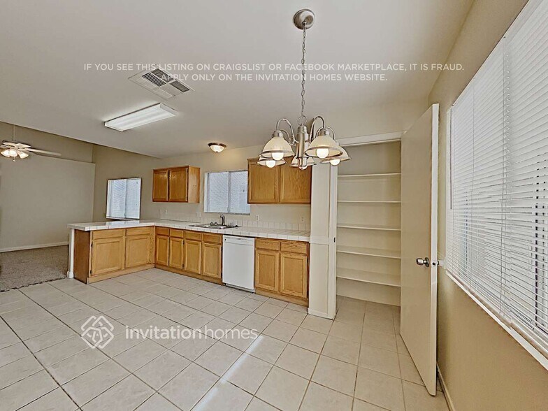 Building Photo - 3725 St Charles Ct