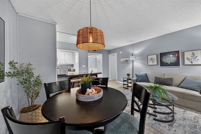 Building Photo - 209 N Fort Lauderdale Beach Blvd