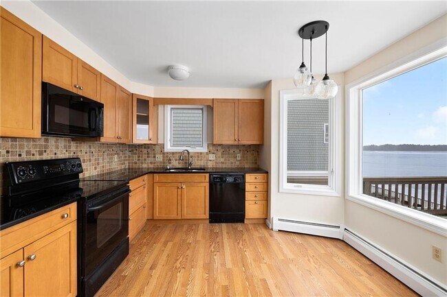 Building Photo - 79 Boyce Ave