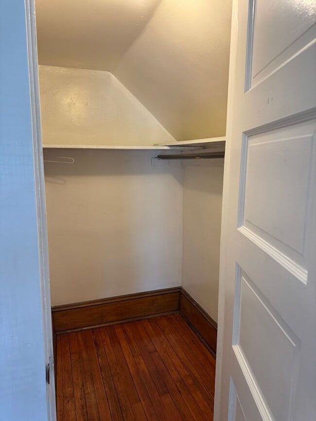 Building Photo - 5603 Fair Oaks St