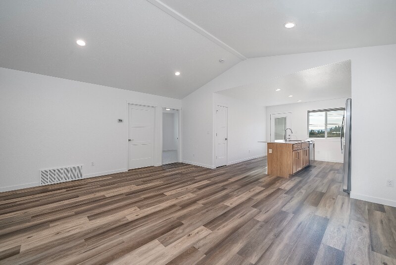 Building Photo - 128 W View Dr