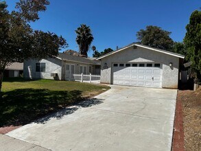 Building Photo - Riverside Home For Rent- 3 bedrooms!