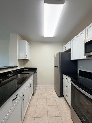 Building Photo - 75 S Reynolds St