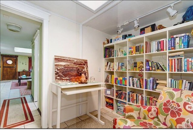 Building Photo - 4117 33rd St