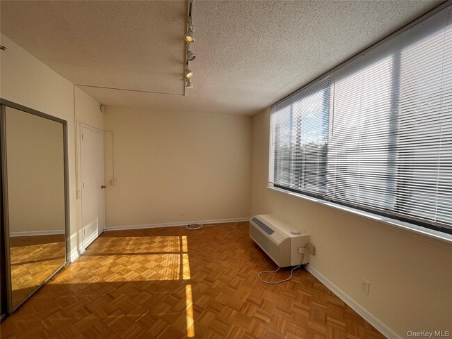 Building Photo - 50 E Hartsdale Ave
