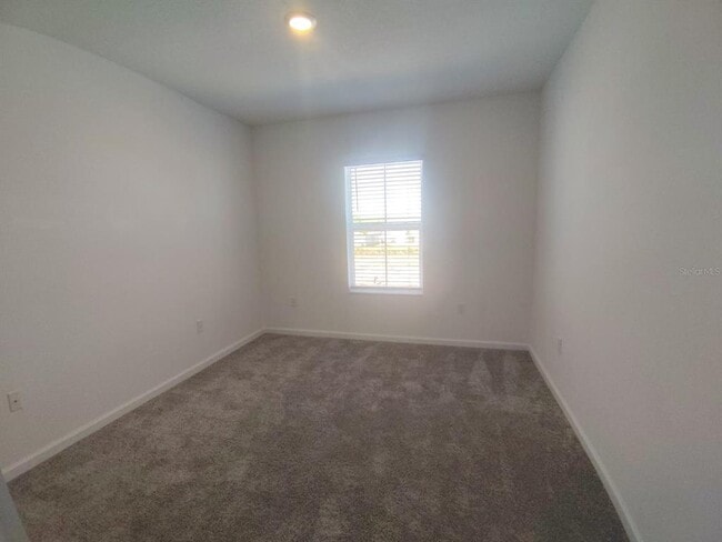 Building Photo - 2572 Skyline Lp