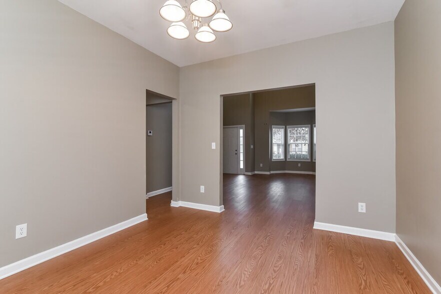 Building Photo - 6593 Grand Hickory Dr