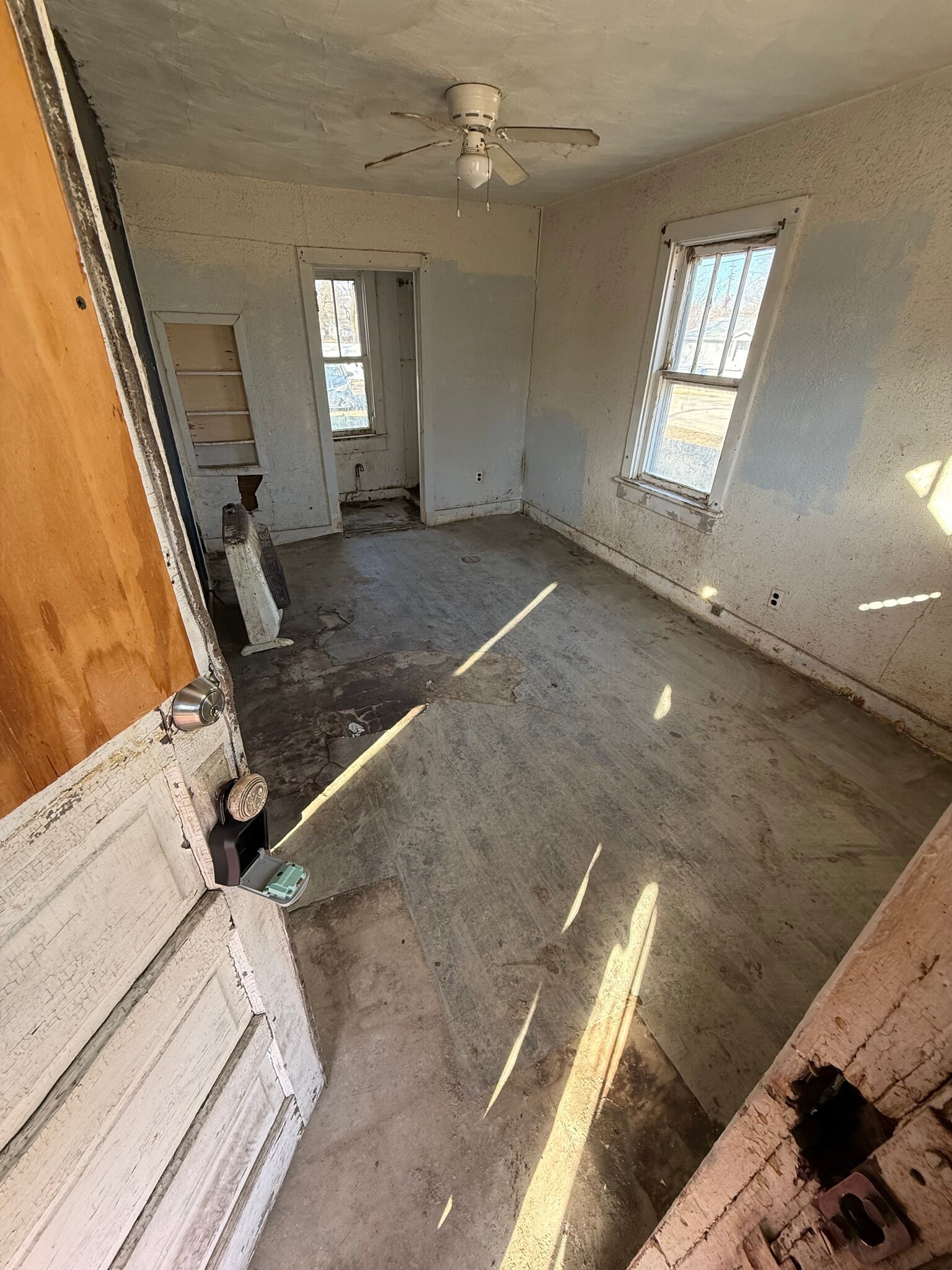 Building Photo - 1700 W Grand Ave