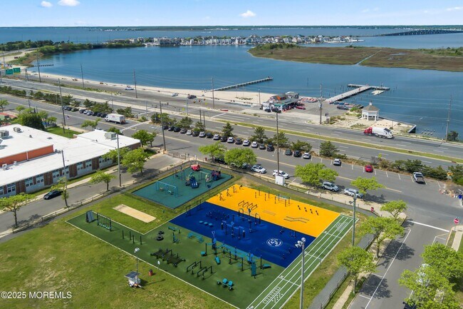 Building Photo - 132 Sampson Ave