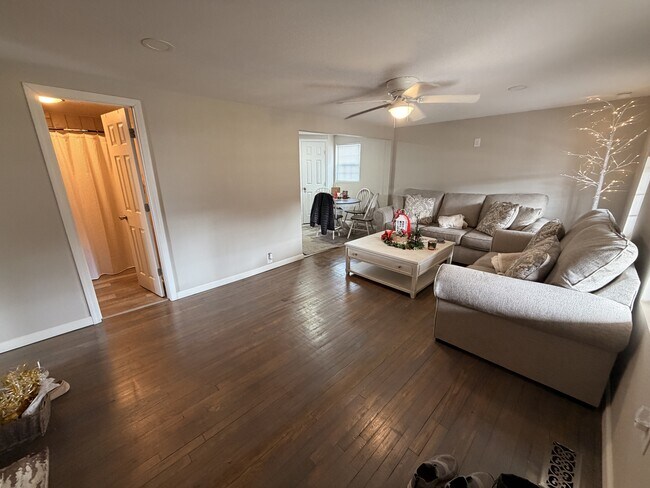 Building Photo - 4917 Andersonville Hwy