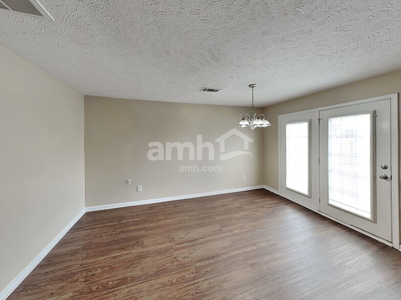 Building Photo - 2008 Red Jacket Ter