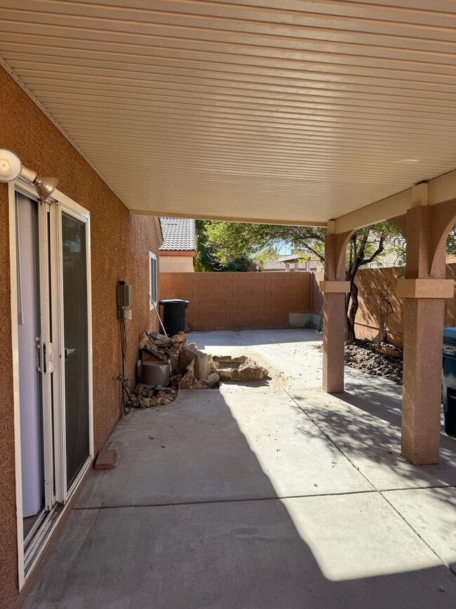 Building Photo - New Carpet and Fresh Paint