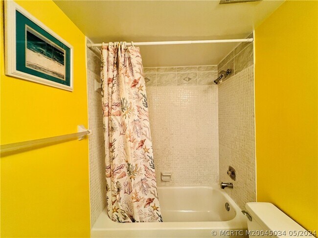 Building Photo - 7430 S Ocean Dr